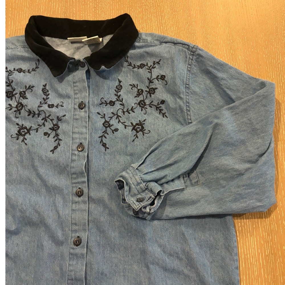 Capacity Women's XL  Chambray Denim Blouse Embroidered Floral Long‎ Sleeve Shirt